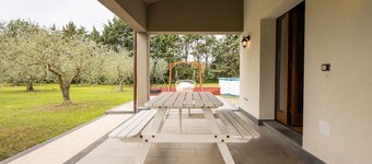 Garden Paradise Escape