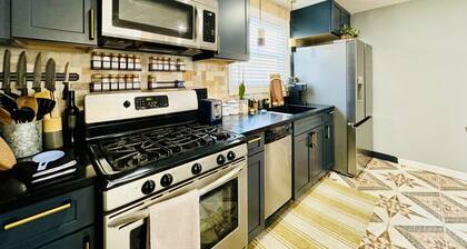 Chic/Cozy2BR-nearAirport & Beach