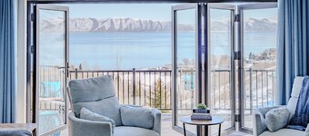 Early Check-in! Views! Pool Table & Hot Tub, 12pm Check In - 2pm Check Out