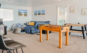 Smart TV, fireplace, video games, foosball - Epic Bear Lake Views - Make Lasting Memories at the Lake - Private hot tub (Garden City)