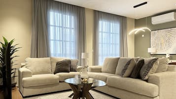 Apartemen Desain, 3 kamar tidur | Area keluarga | TV layar datar