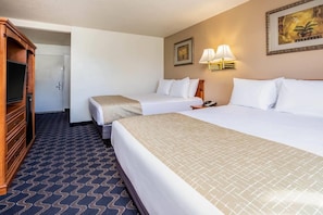 Room - Travelodge by Wyndham Red Bluff South of Redding (Red Bluff)