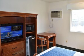 Room - Travelodge by Wyndham Red Bluff South of Redding (Red Bluff)