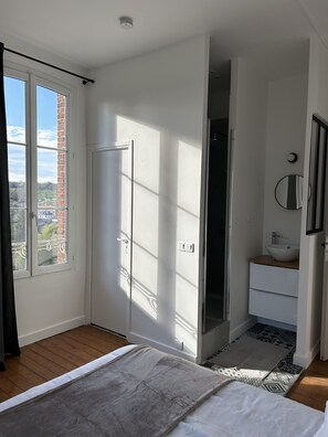 10 habitaciones, wifi gratis y ropa de cama 