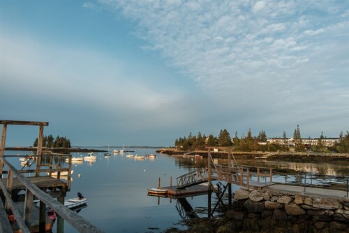 Idle Ours Cottage: Waterfront in Maine