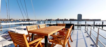 Poseidon's Escape: Ocean Retreat