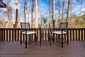 Terrace/patio - Cozy Home:  Close to UT, Smoky Mountains and outdoor fun  (Knoxville)