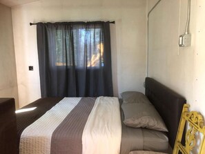 Free WiFi, bed sheets - Uncle Nicolai's Inn (Copper Center)