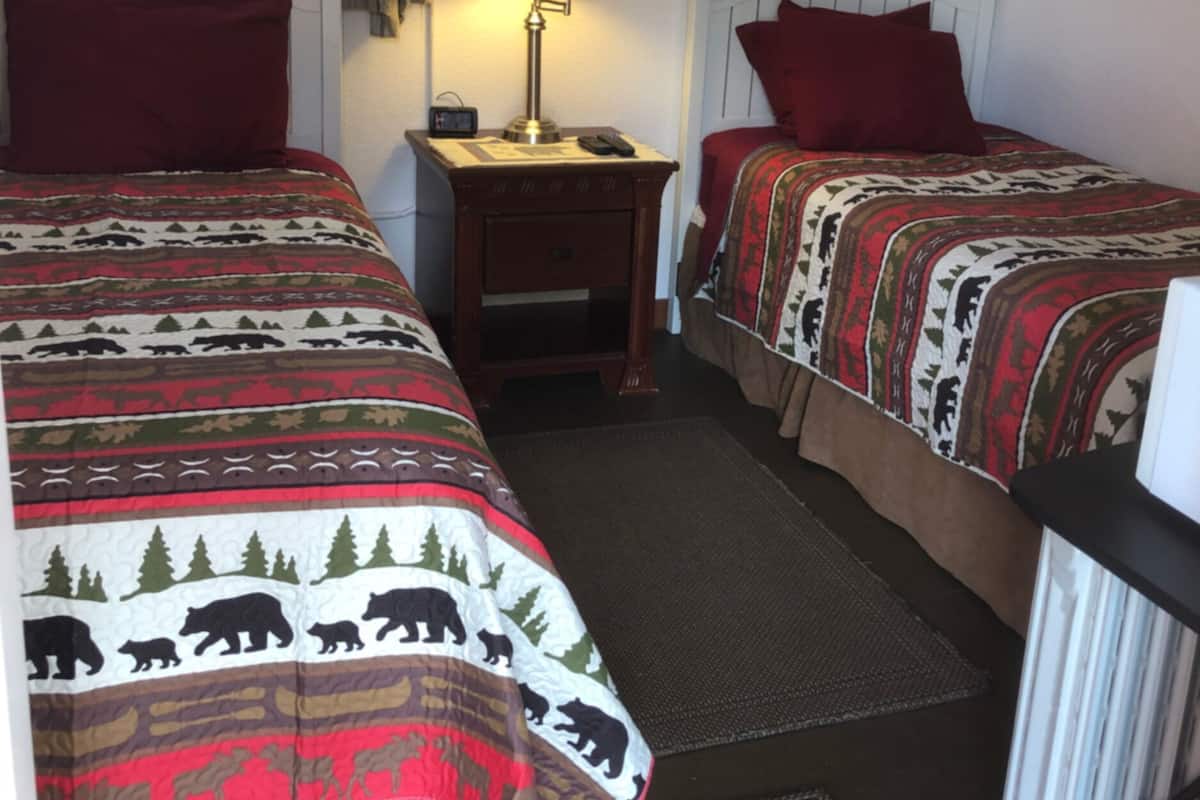 Basic Room | WiFi (free), bed sheets