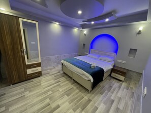 Condo Tiêu chuẩn | Bàn, phòng cách âm, bàn ủi/dụng cụ ủi quần áo 