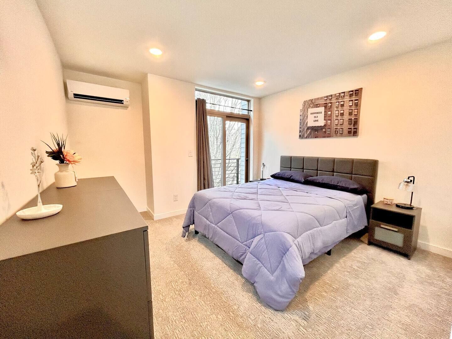 2 多间卧室、办公桌、免费 WiFi、床单