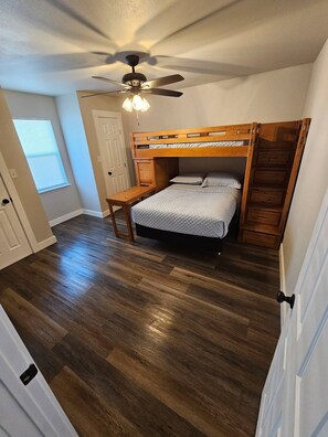 3 bedrooms, WiFi, bed sheets