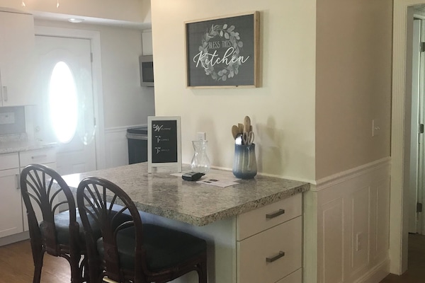 Micro-ondes, four, plaque de cuisson, lave-vaisselle