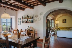 Dining - Casale Lilio By MMega (San Gimignano)