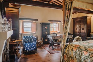 3 bedrooms, WiFi, bed sheets - Casale Lilio By MMega (San Gimignano)