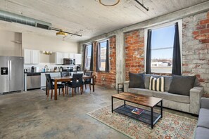 Interior - The Nelson Lofts - Unit 7 (2 BR) (Davenport)