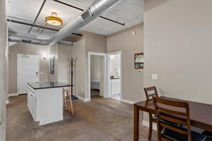 Interior - The Nelson Lofts - Unit 4 (2 BR) (Davenport)