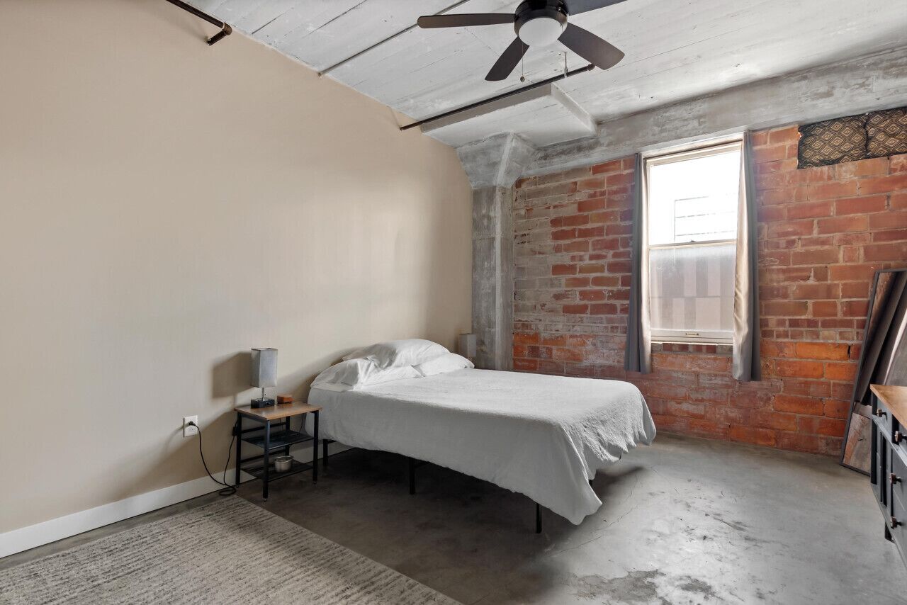 WiFi, bed sheets
