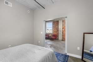 WiFi, bed sheets - The Nelson Lofts - Unit 5 (3 BR) (Davenport)
