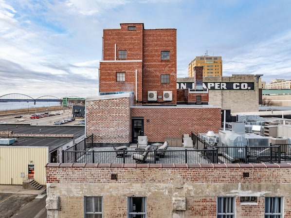 Exterior - The Nelson Lofts - Unit 5 (3 BR) (Davenport)
