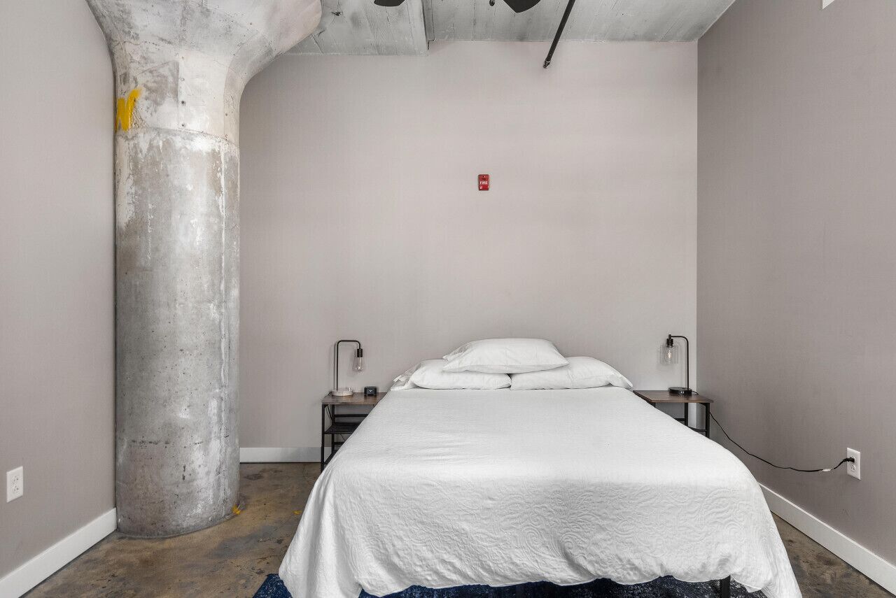 WiFi, bed sheets