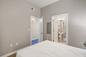 WiFi, bed sheets
