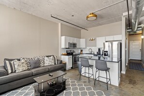 Interior - The Nelson Lofts - Unit 6 (1 BR) (Davenport)