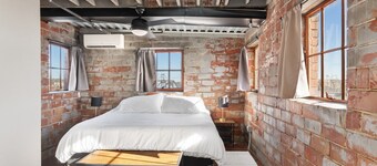 The Nelson Lofts Penthouse (2BR)