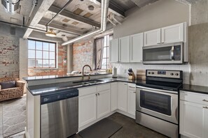 Fridge, microwave, dishwasher, coffee/tea maker