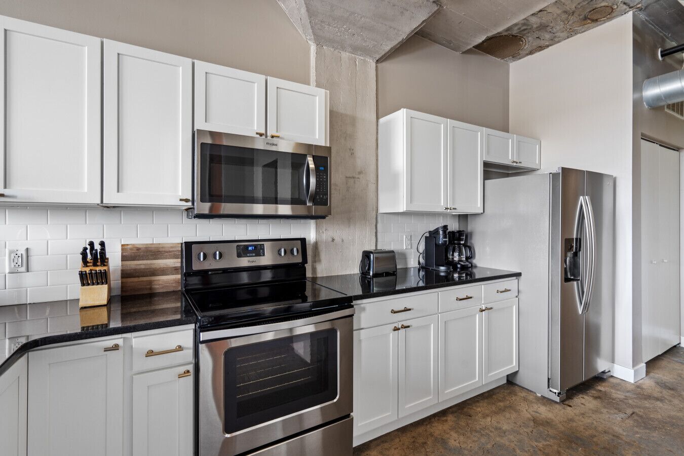 Fridge, microwave, dishwasher, coffee/tea maker