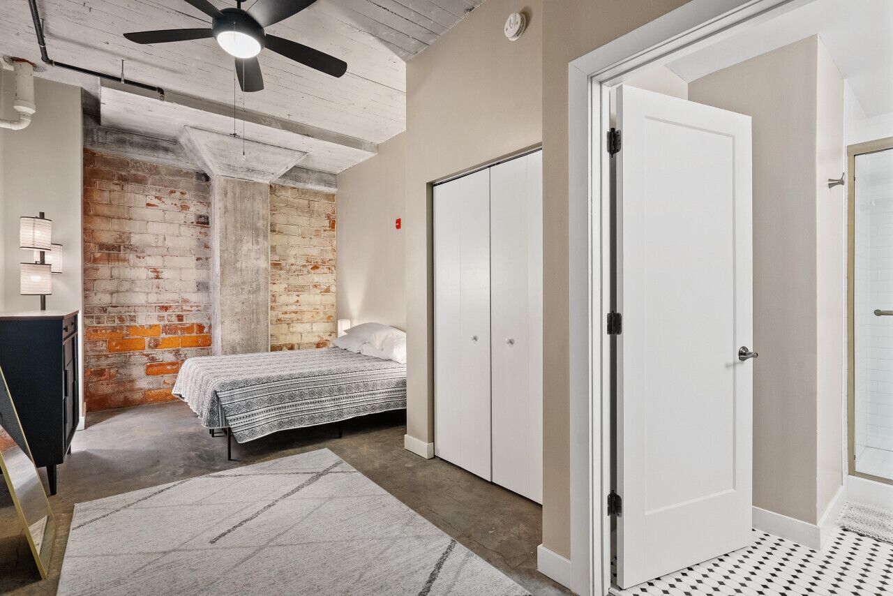 2 多间卧室、WiFi、床单