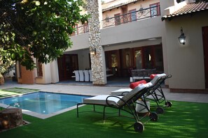 Pool - 247The Residence - 4 Centrally located Private Suites in a secure leafy surbarb (Randburg)