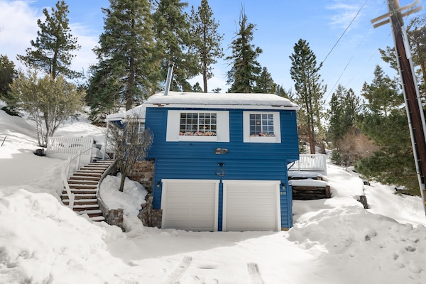 Snow covered Big Bear Cool Cabins, Cozy Bear Cottage