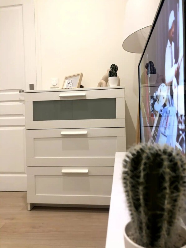 Interior - Studio Rénové Proche Paris 18 Minutes de la Gare St Lazare (Cormeilles-en-Parisis)