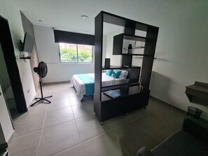 Suite | In-room safe, individually decorated, individually furnished, desk - 406 Moderno Aparta-Suite en Versalles Tipo Loft - Cali Tower Suites & Lofts (Cali)