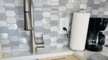 冰箱、微波炉、炉灶、茶具/咖啡用具