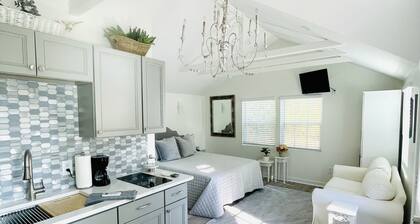 Dreamy Guest house on our 8 acre property!