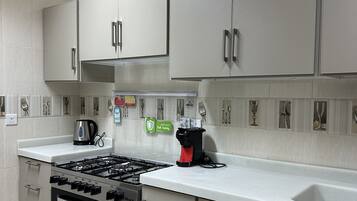 Design-Apartment, 2 Schlafzimmer | Eigene Küche | Wasserkocher