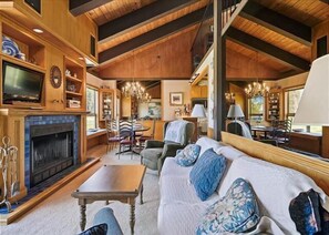 TV, fireplace