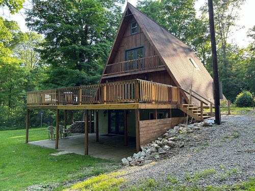 A- frame on 5 acres 5 mins from large lake. 