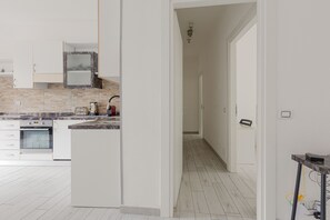 Fridge, oven, stovetop, dishwasher - Bovisa Politecnico - Spacious Apt. with balcony! (Milano)