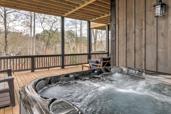Outdoor spa tub