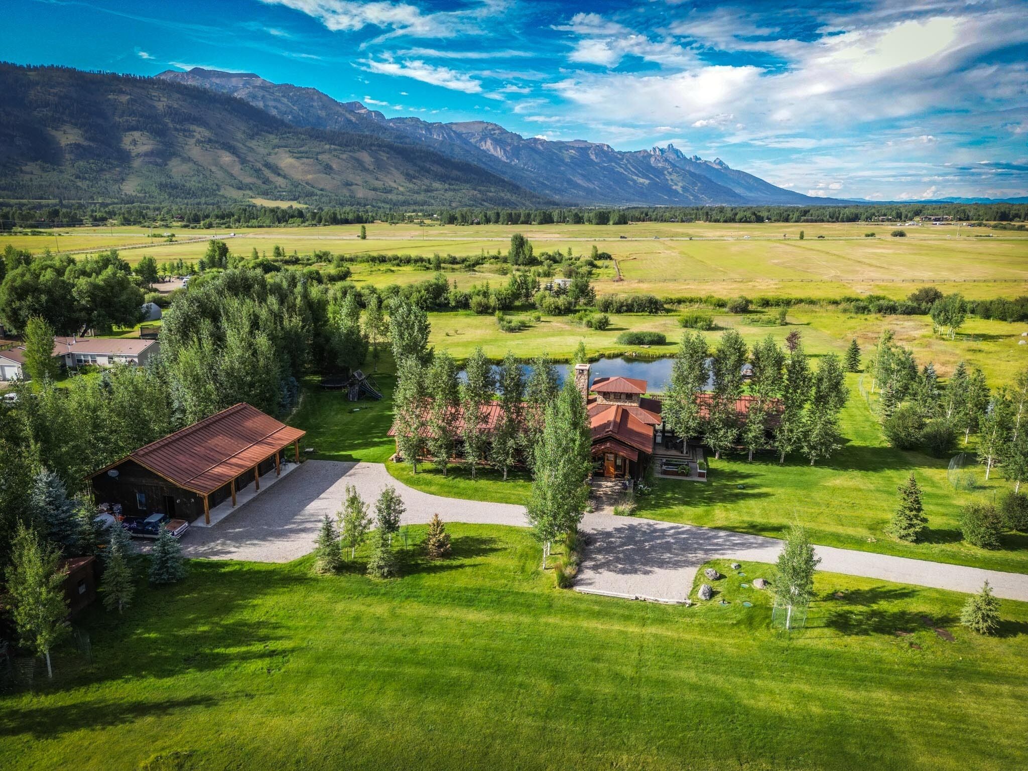 RMR: 3BR w/ Outdoor Oasis, Teton Views & Pond