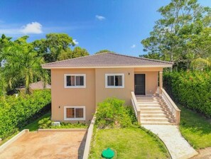 Exterior - Covered Patio, Private Pool, 3 Bed, 3 Bath (Sosúa)
