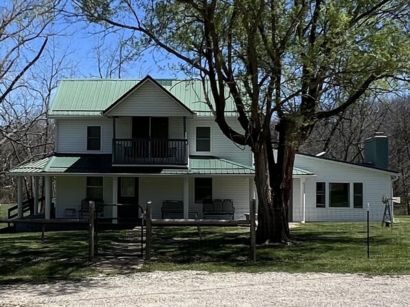 المنشأة من الخارج