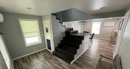 Secluded Upper Ozarks Farmhouse in Ozarks Mountains