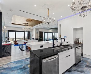Fridge, microwave, oven, stovetop - The VIBE PALMS PLACE PENTHOUSE (Las Vegas)