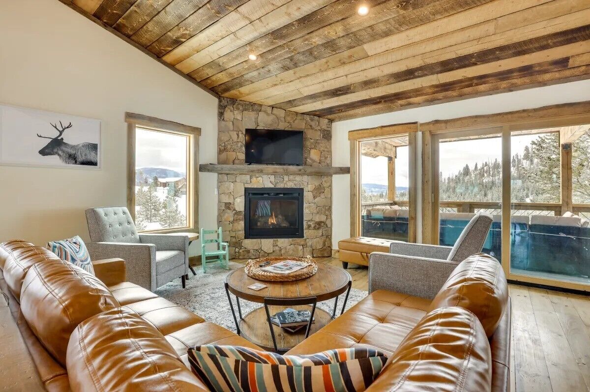 Smart TV, fireplace, video games, DVD player