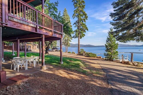 Top-Level Lake Almanor Getaway 11 ~ Lake Views