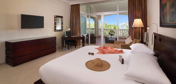 2 bedrooms, in-room safe, free WiFi, bed sheets - VIP:1 Bedroom Suite, wifi, kitchen, and roundtrip shuttle to + from the airport. (Puerto Plata)